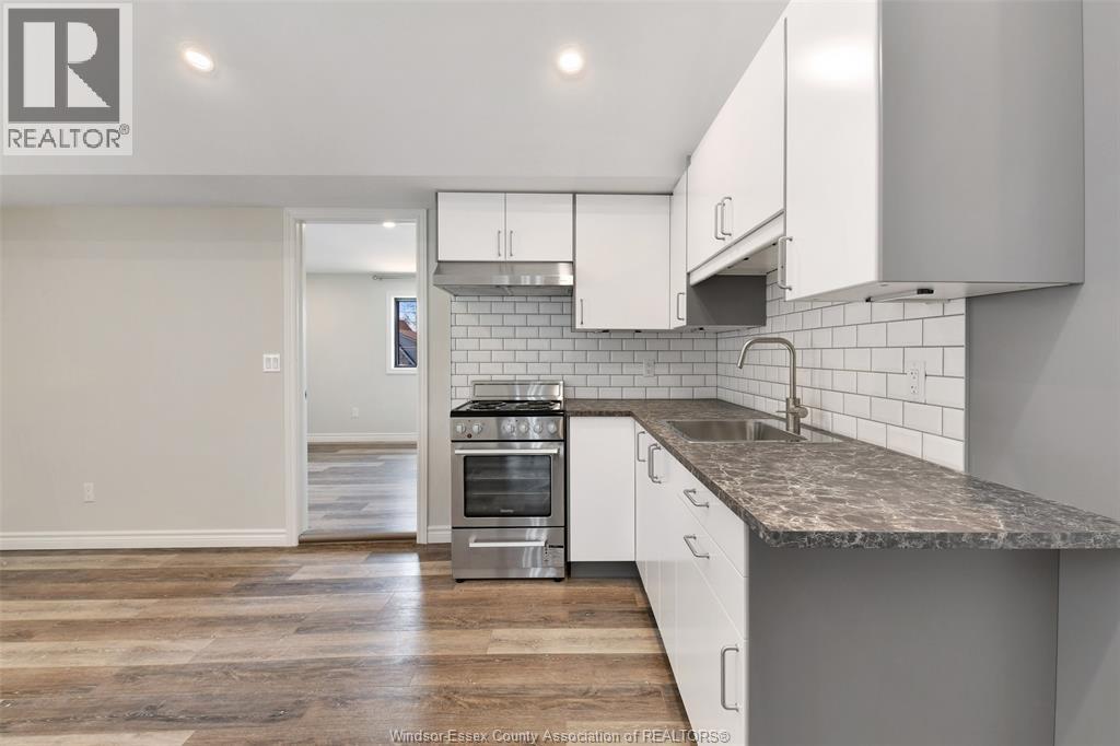 1069 Marentette Avenue Unit# Upper, Windsor, ON - Indoor Photo Showing Kitchen With Upgraded Kitchen