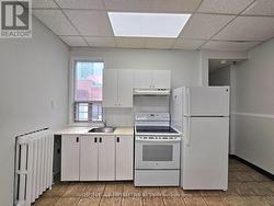 2 - 516 YONGE STREET Toronto, ON M4Y 1X9