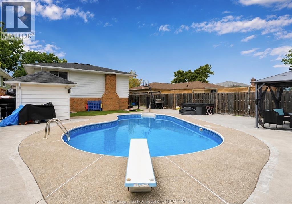 9335 Esplanade, Windsor, ON - Outdoor With In Ground Pool