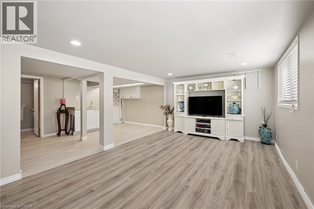 285 Stonybrook Drive, Kitchener, ON - Indoor