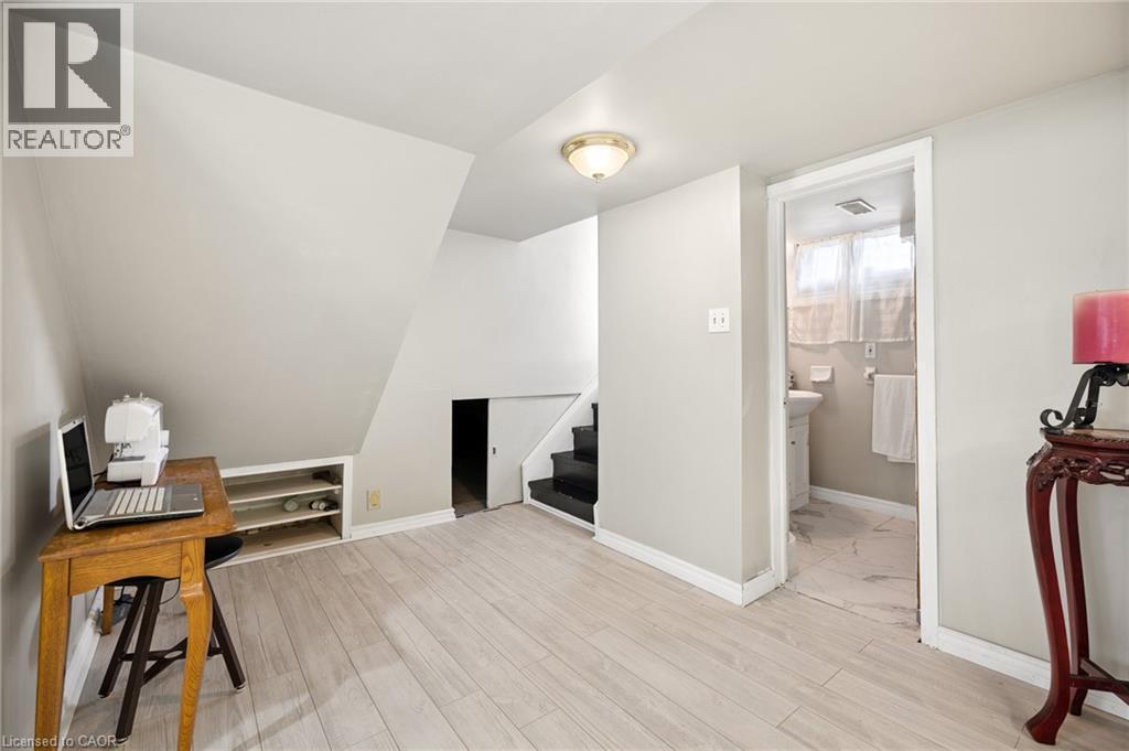 285 Stonybrook Drive, Kitchener, ON - Indoor Photo Showing Other Room