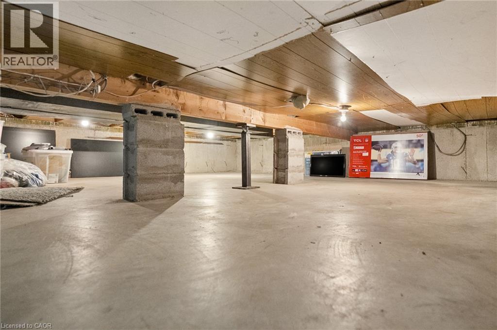 285 Stonybrook Drive, Kitchener, ON - Indoor