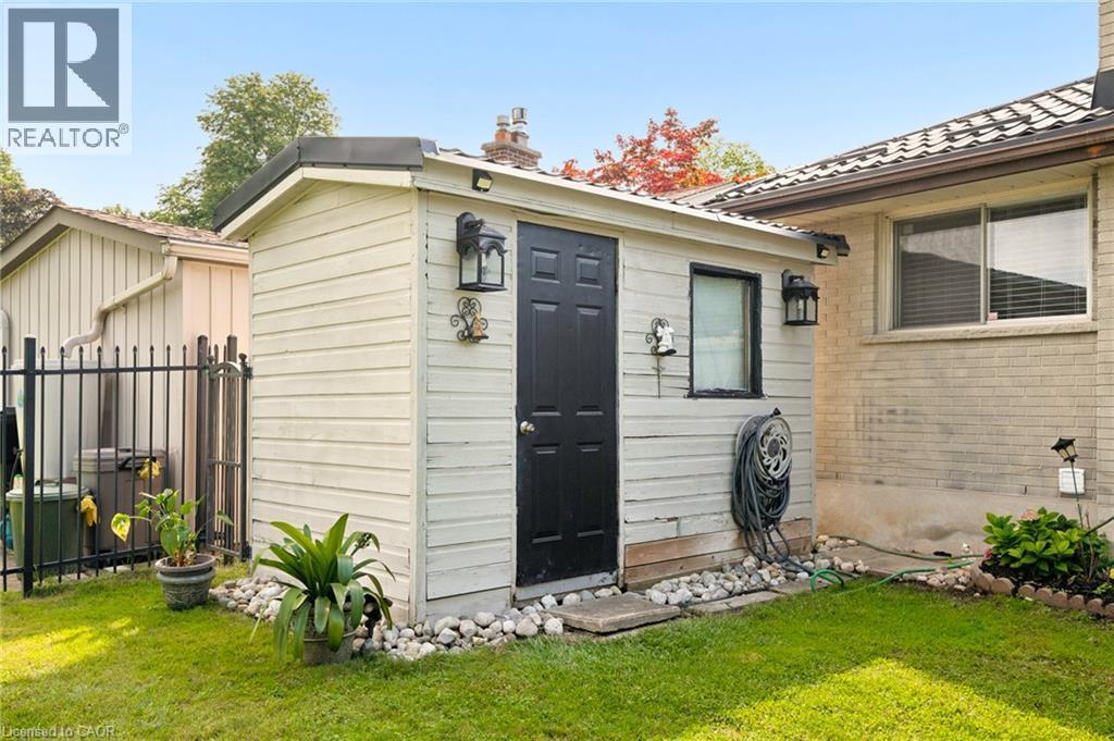 285 Stonybrook Drive, Kitchener, ON - Outdoor With Exterior