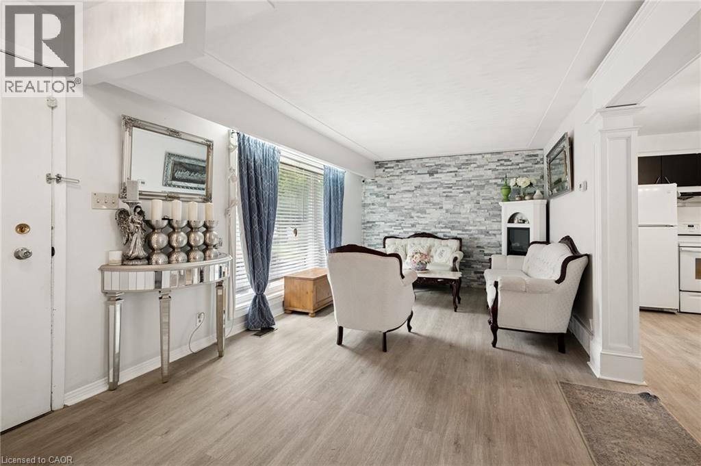 285 Stonybrook Drive, Kitchener, ON - Indoor