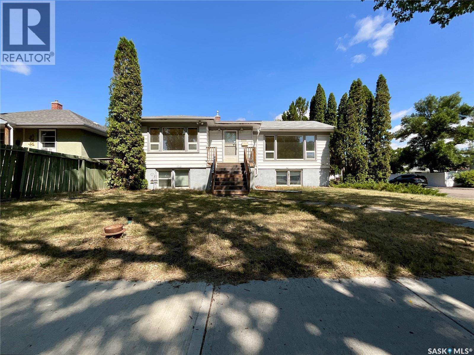 3600 Regina Avenue, Regina, SK - Outdoor
