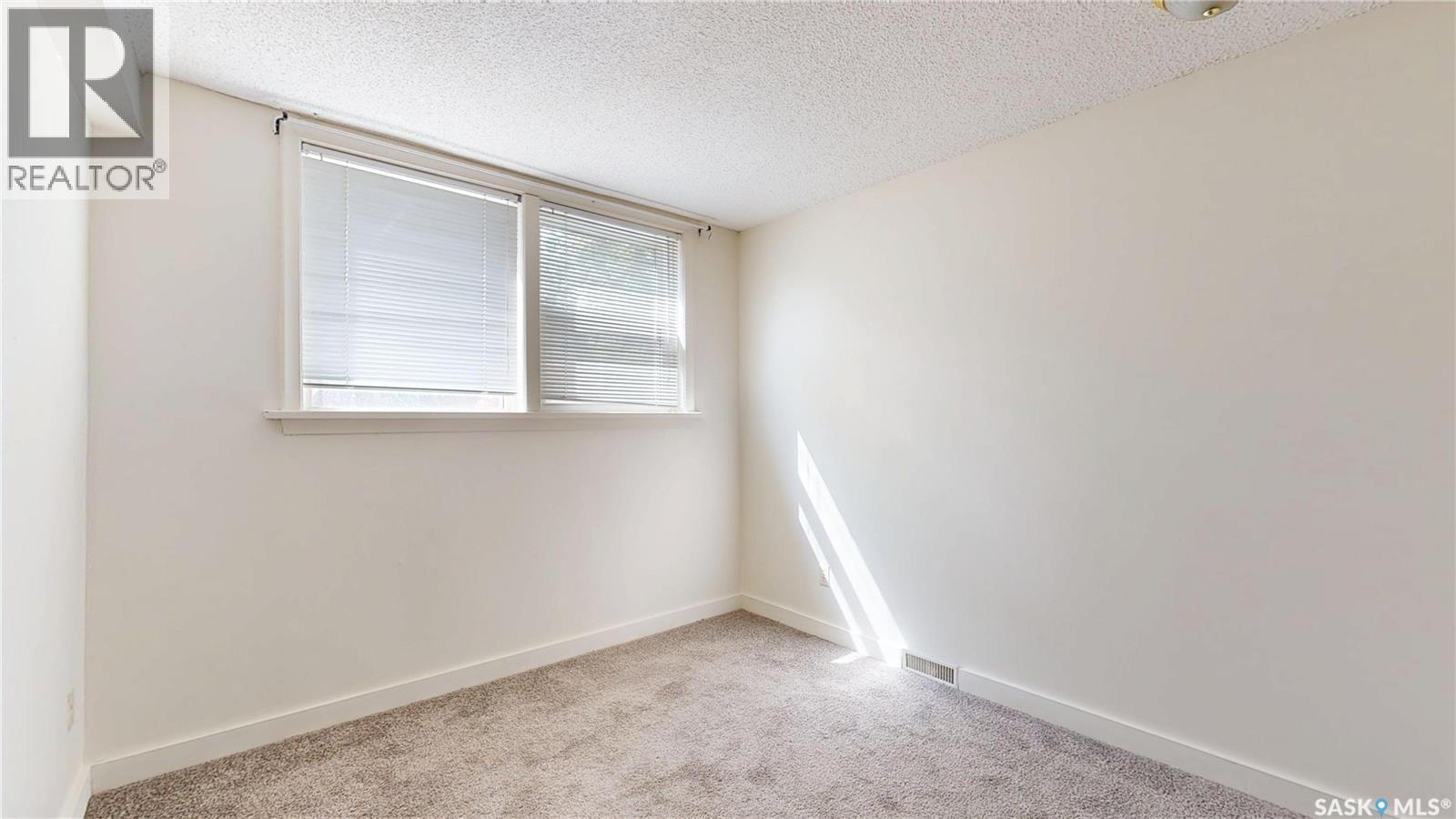 3600 Regina Avenue, Regina, SK - Indoor Photo Showing Other Room