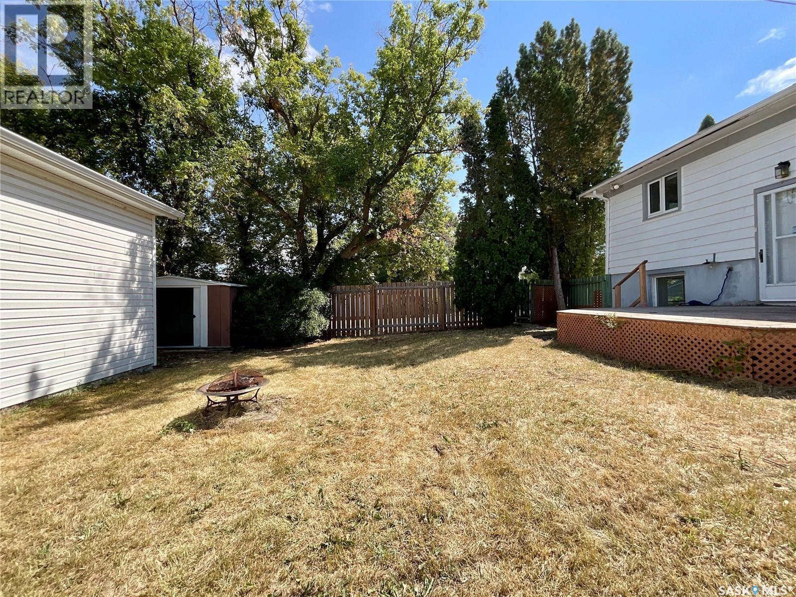 3600 Regina Avenue, Regina, SK - Outdoor With Deck Patio Veranda