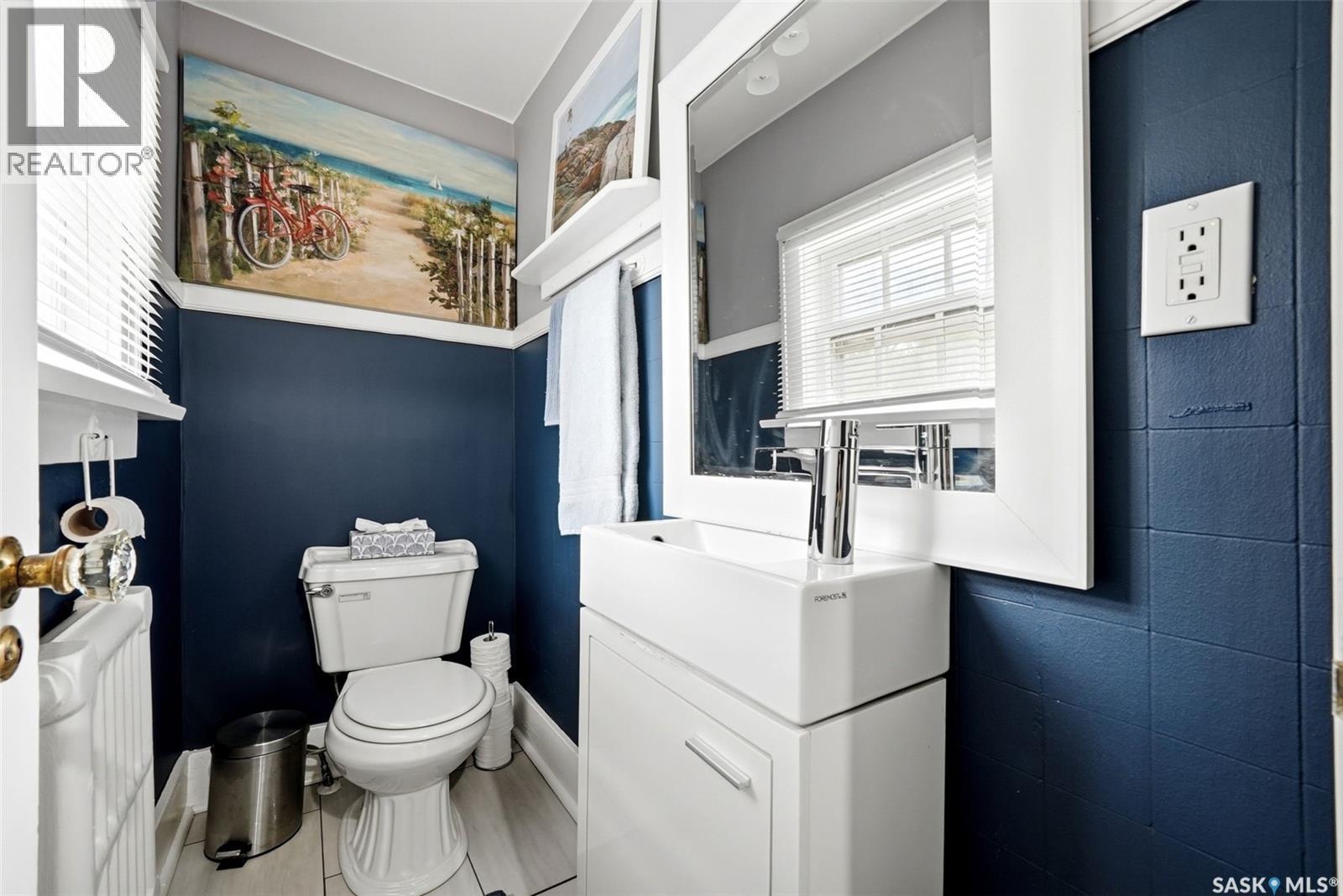 2700 19Th Avenue, Regina, SK - Indoor Photo Showing Bathroom