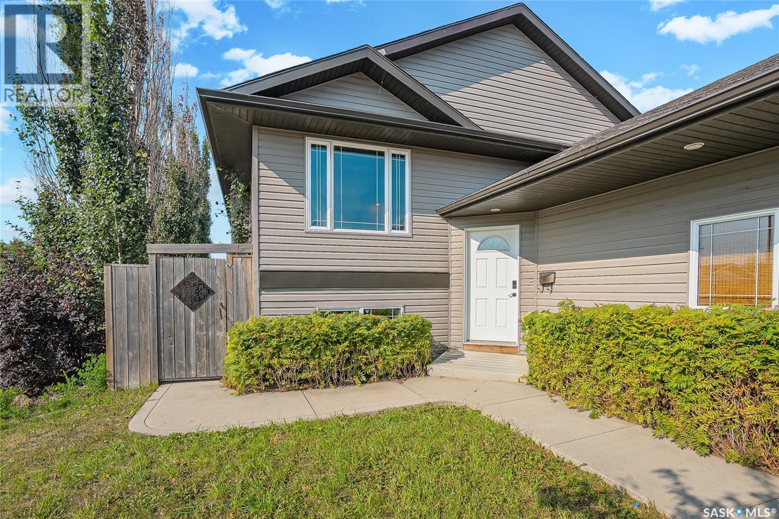 318 Lucyk Crescent, Saskatoon, SK - Outdoor With Exterior