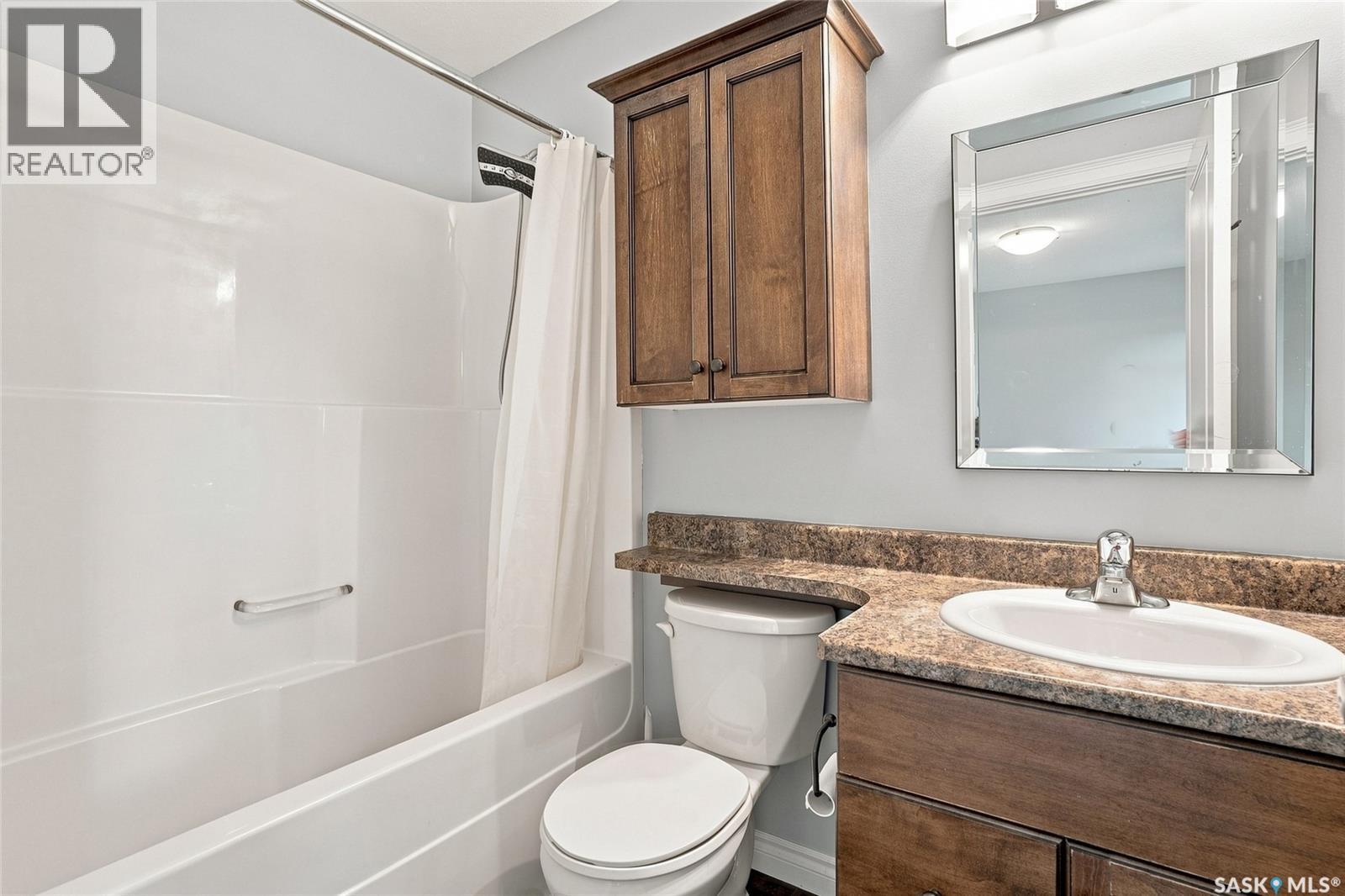 318 Lucyk Crescent, Saskatoon, SK - Indoor Photo Showing Bathroom