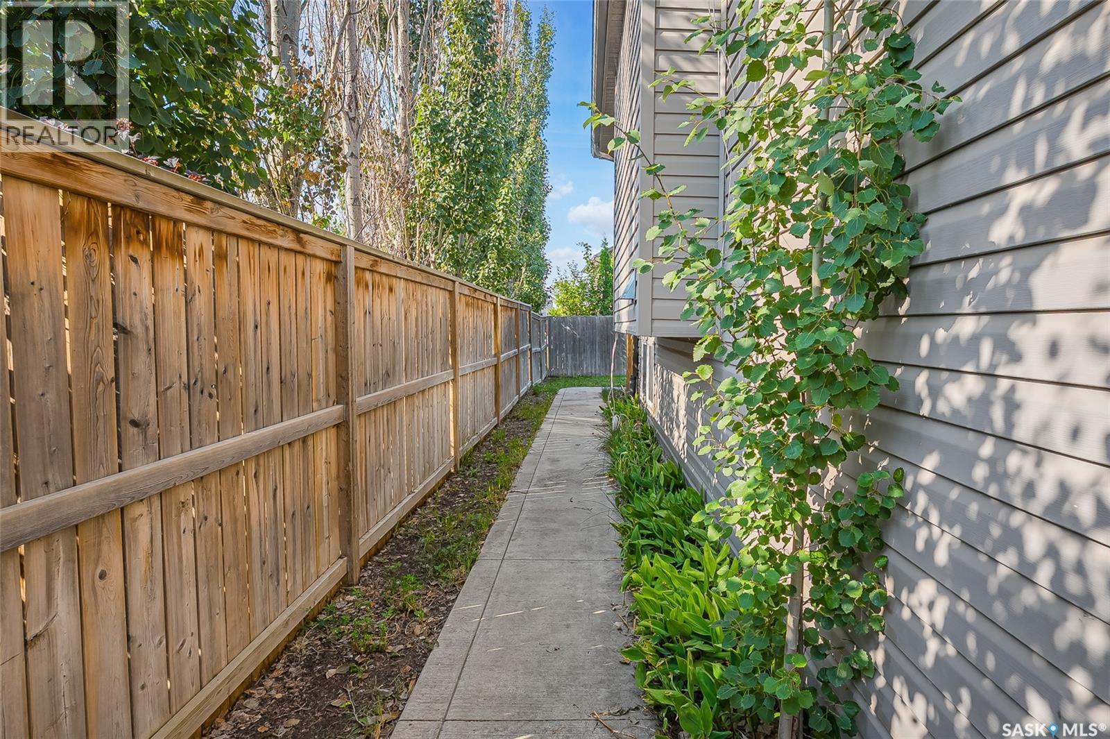 318 Lucyk Crescent, Saskatoon, SK - Outdoor