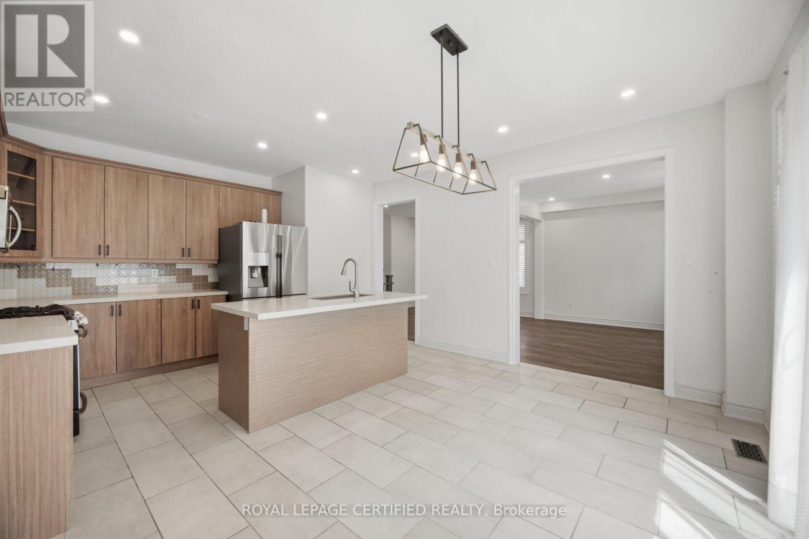 426 Black Drive, Milton, ON - Indoor Photo Showing Kitchen