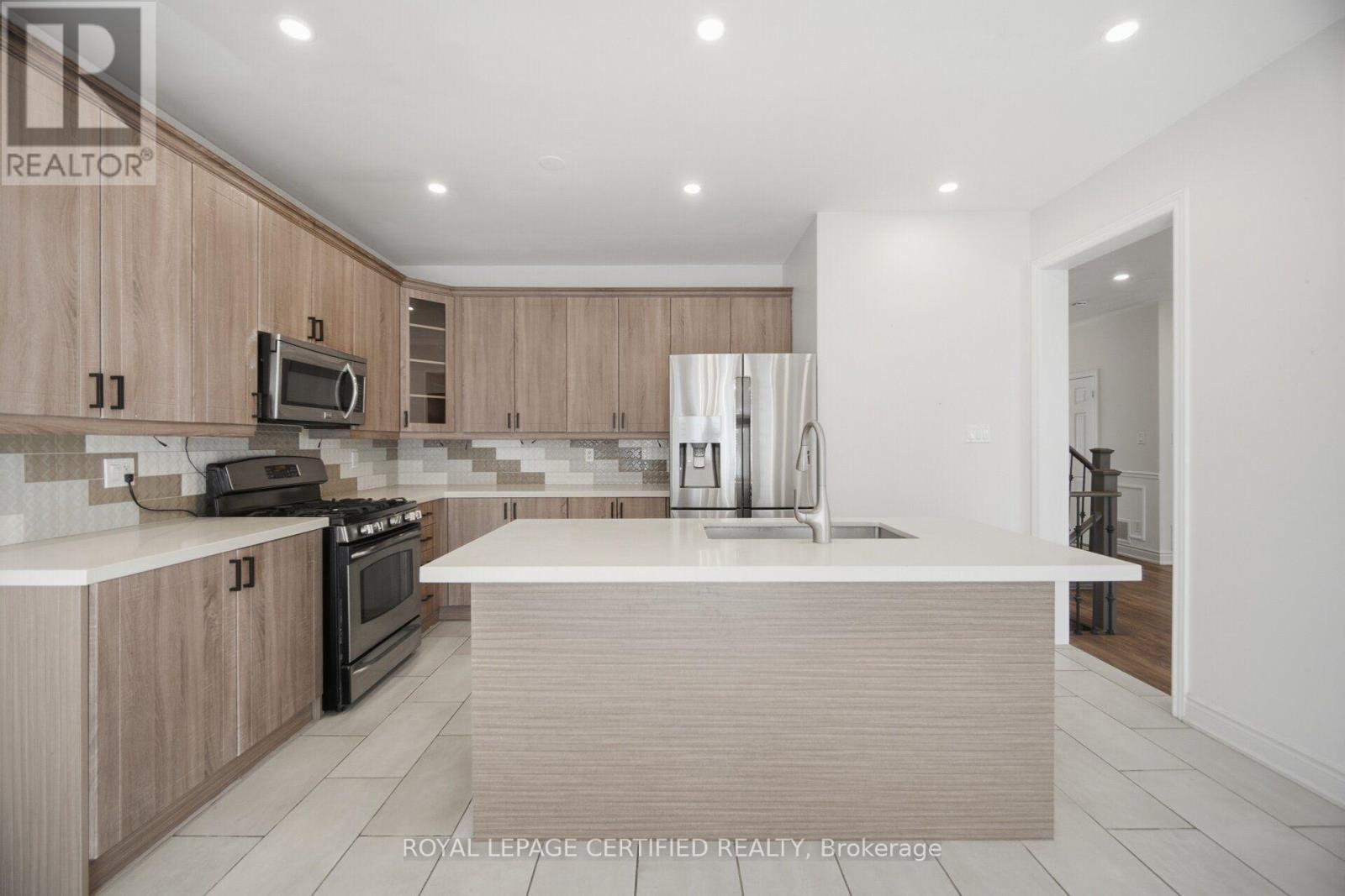 426 Black Drive, Milton, ON - Indoor Photo Showing Kitchen With Stainless Steel Kitchen