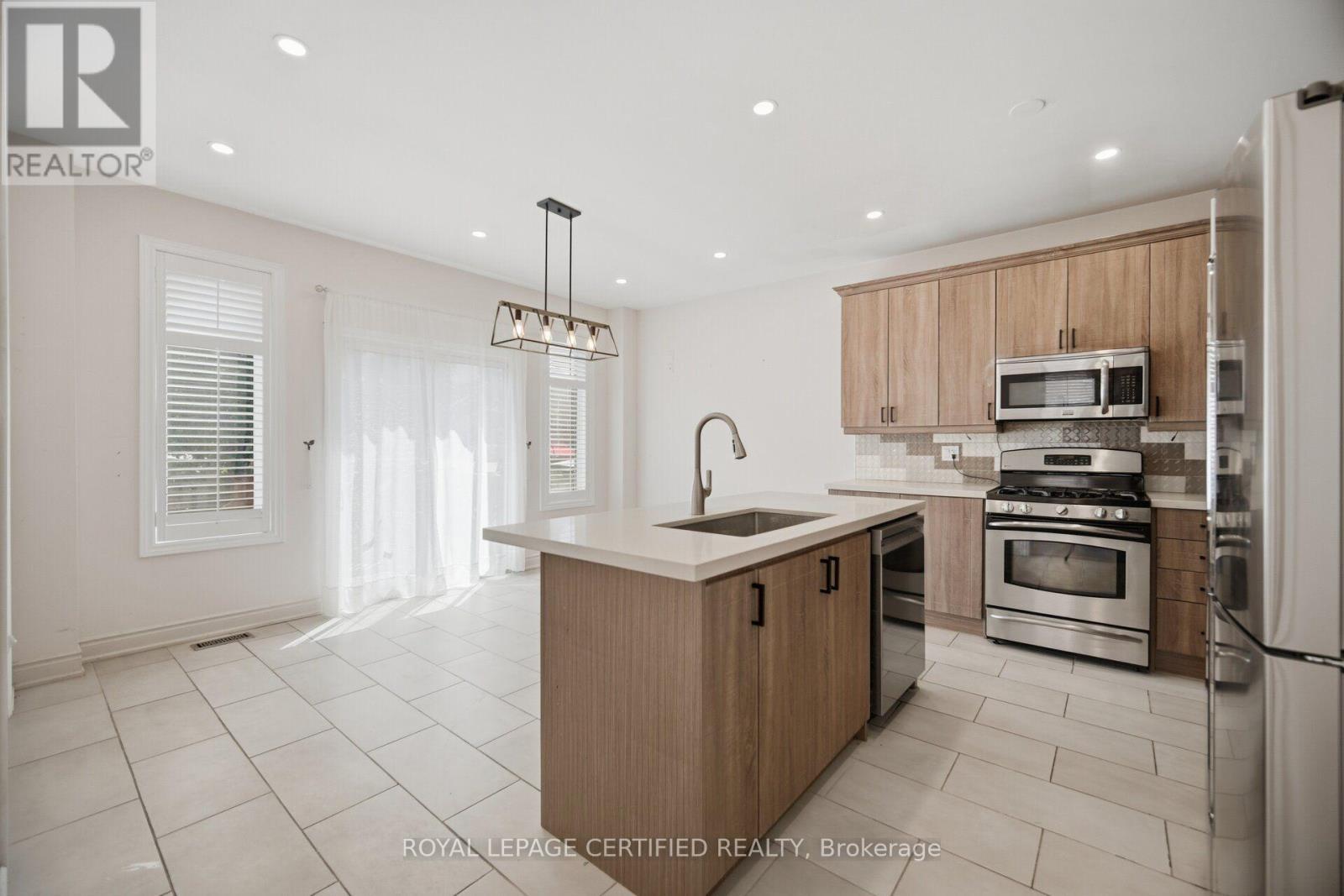 426 Black Drive, Milton, ON - Indoor Photo Showing Kitchen With Stainless Steel Kitchen