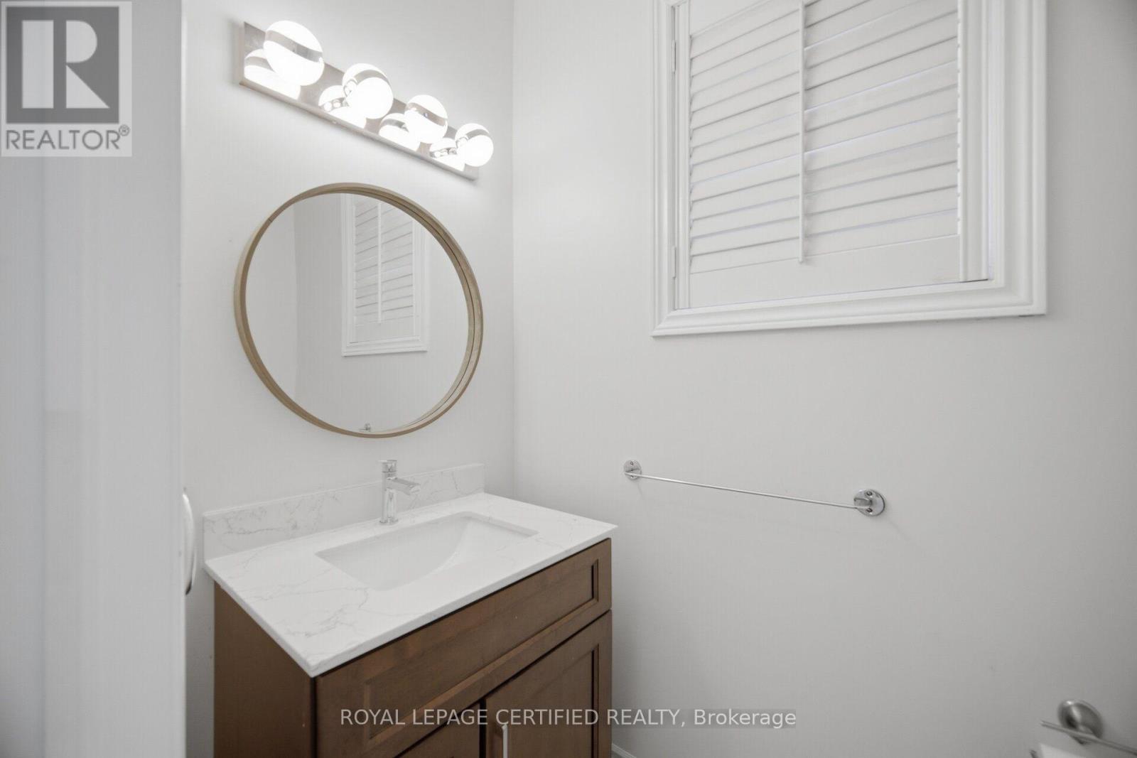 426 Black Drive, Milton, ON - Indoor Photo Showing Bathroom