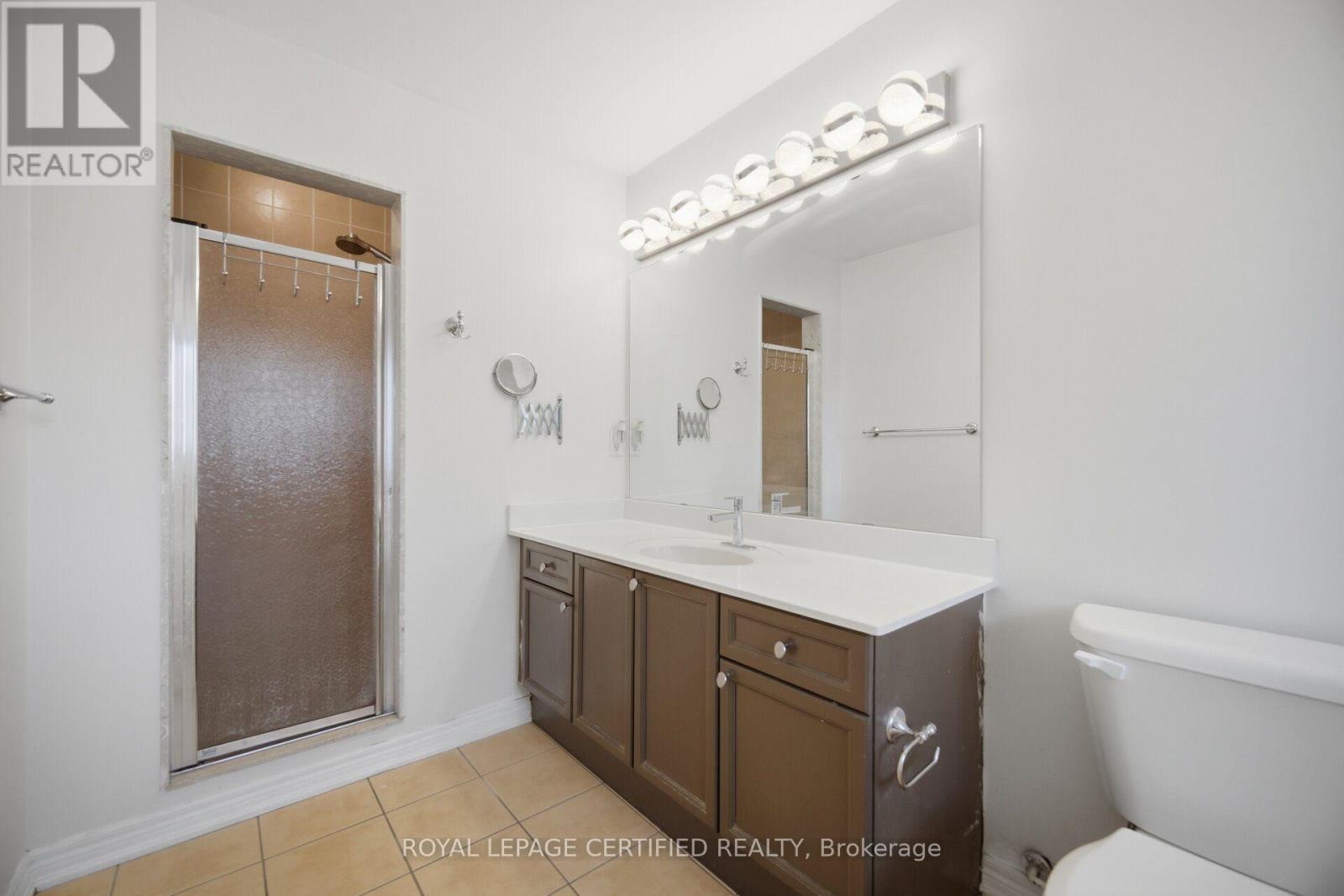 426 Black Drive, Milton, ON - Indoor Photo Showing Bathroom