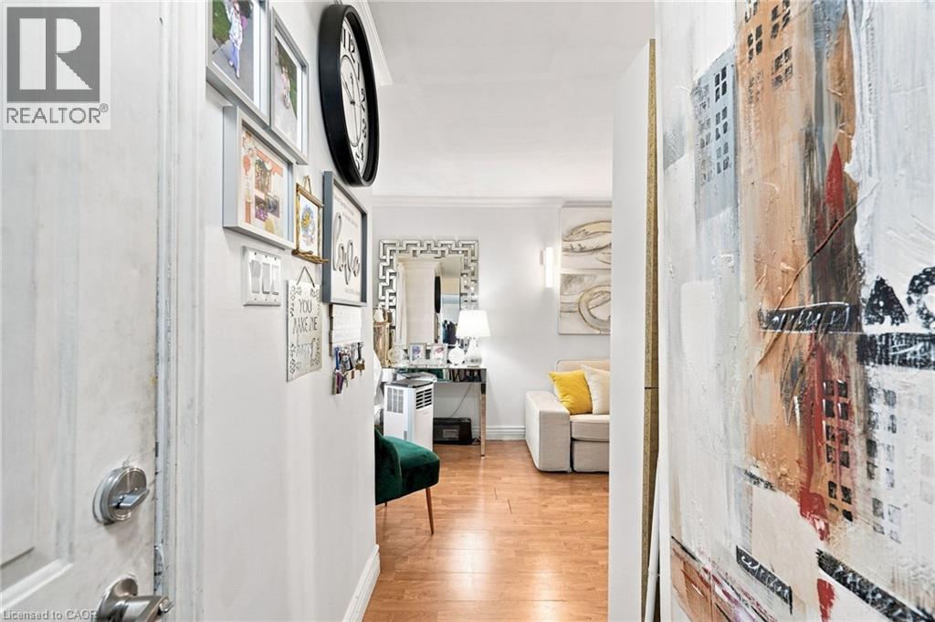 328 Woodward Avenue, Hamilton, ON - Indoor Photo Showing Bathroom