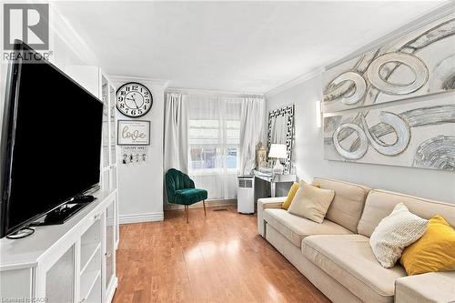 328 Woodward Avenue, Hamilton, ON - Indoor Photo Showing Other Room