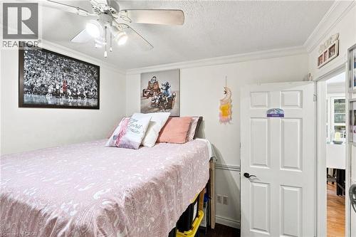 328 Woodward Avenue, Hamilton, ON - Indoor Photo Showing Bedroom