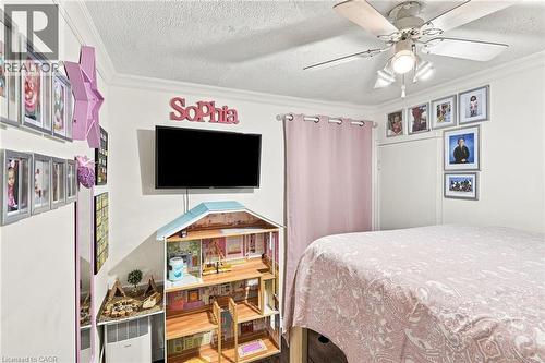 328 Woodward Avenue, Hamilton, ON - Indoor Photo Showing Bedroom