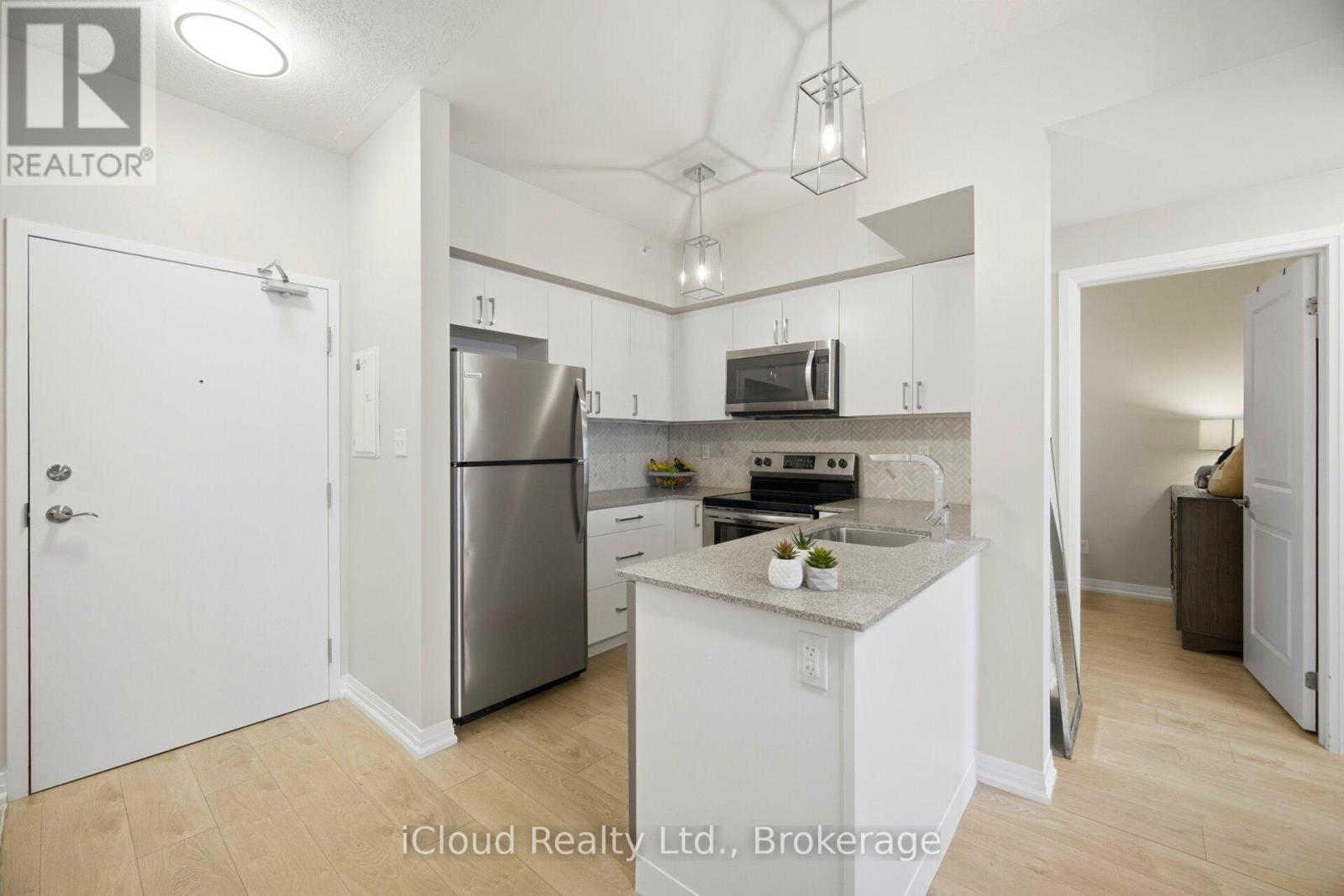208 - 295 Cundles Road E, Barrie, ON
