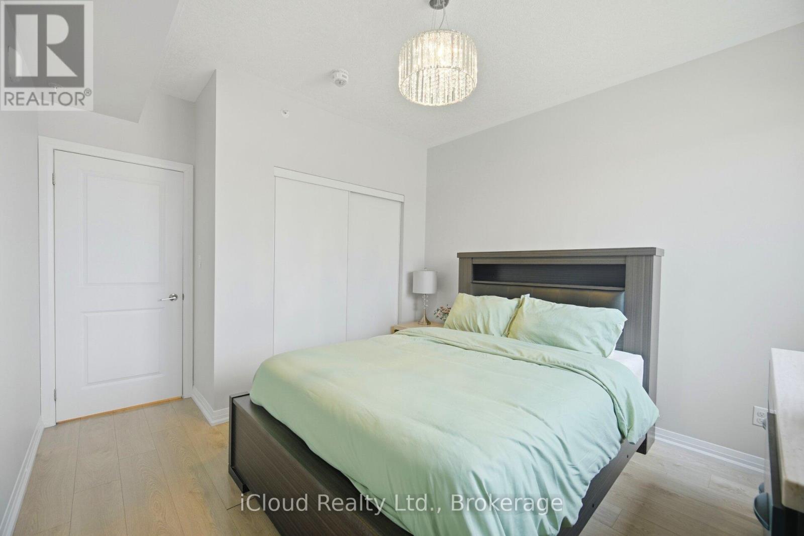 208 - 295 Cundles Road E, Barrie, ON
