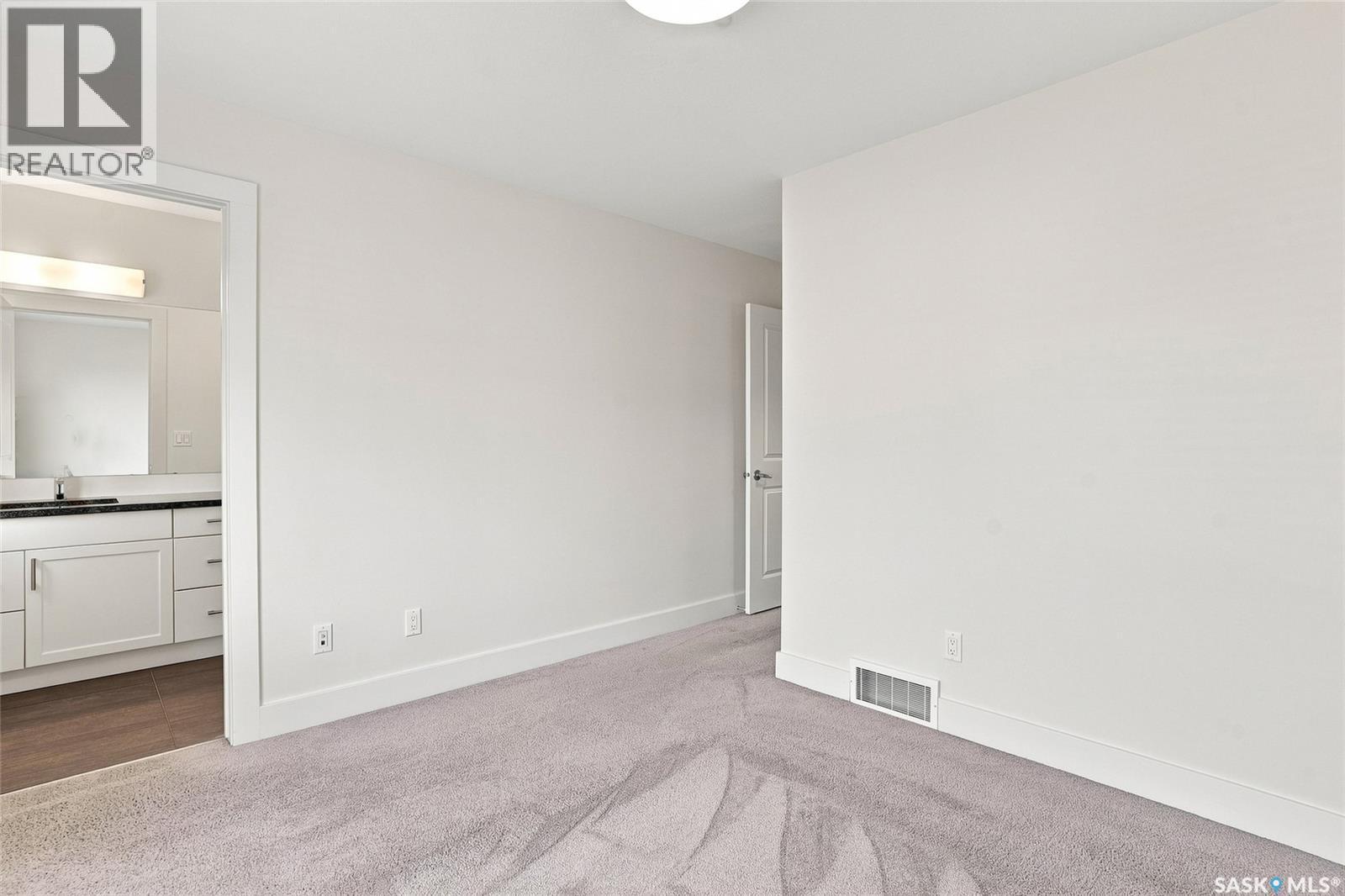 724 701 Meadows Boulevard, Saskatoon, SK - Indoor Photo Showing Other Room