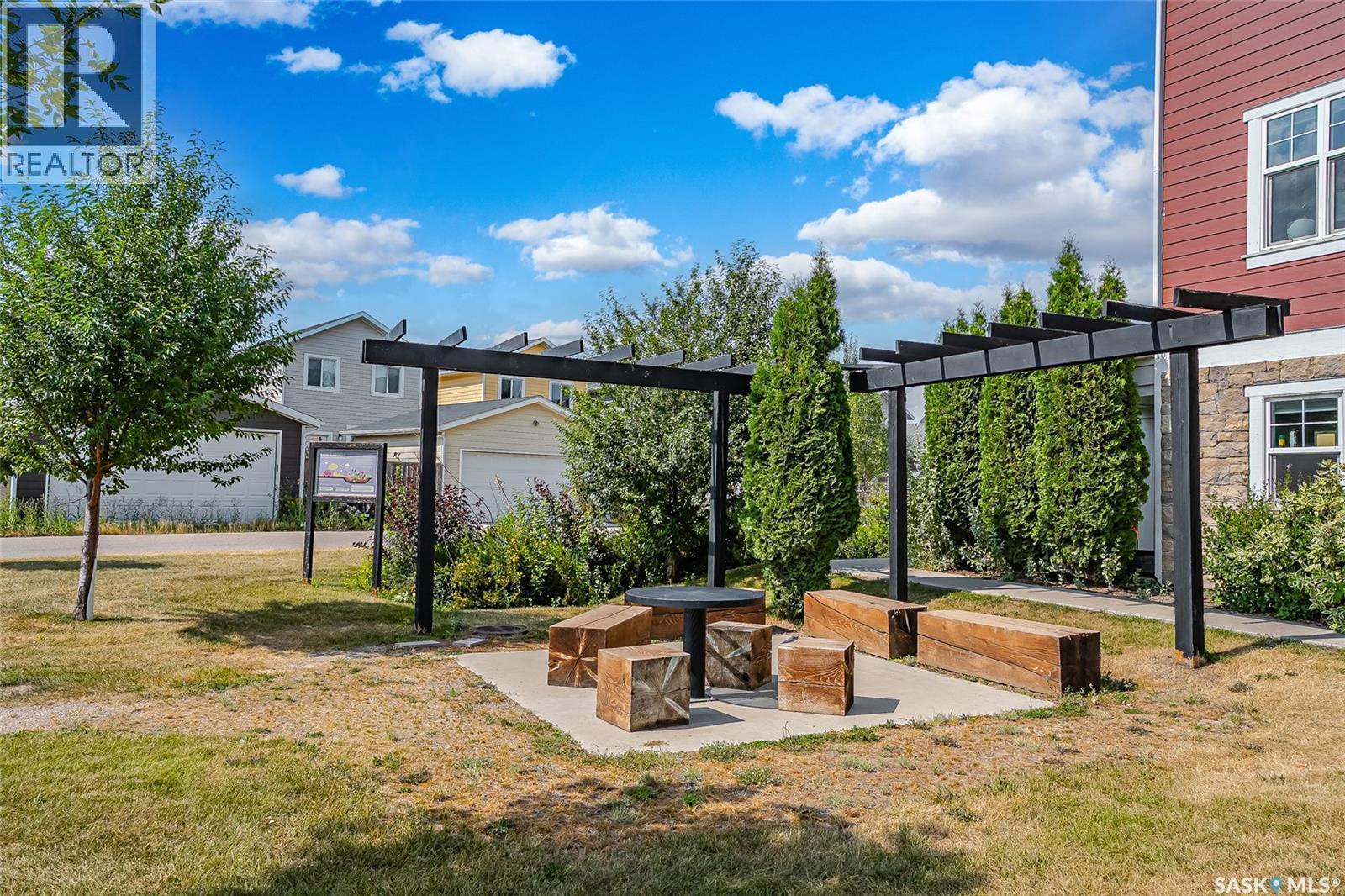 724 701 Meadows Boulevard, Saskatoon, SK - Outdoor