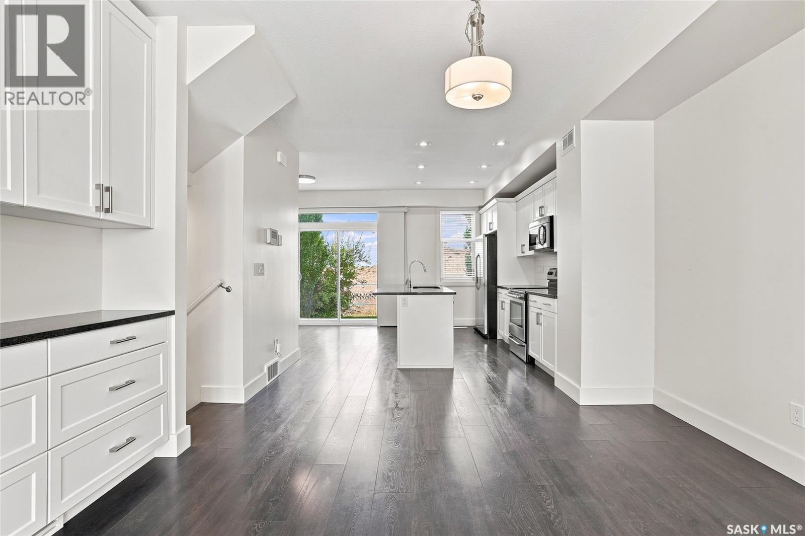 724 701 Meadows Boulevard, Saskatoon, SK - Indoor