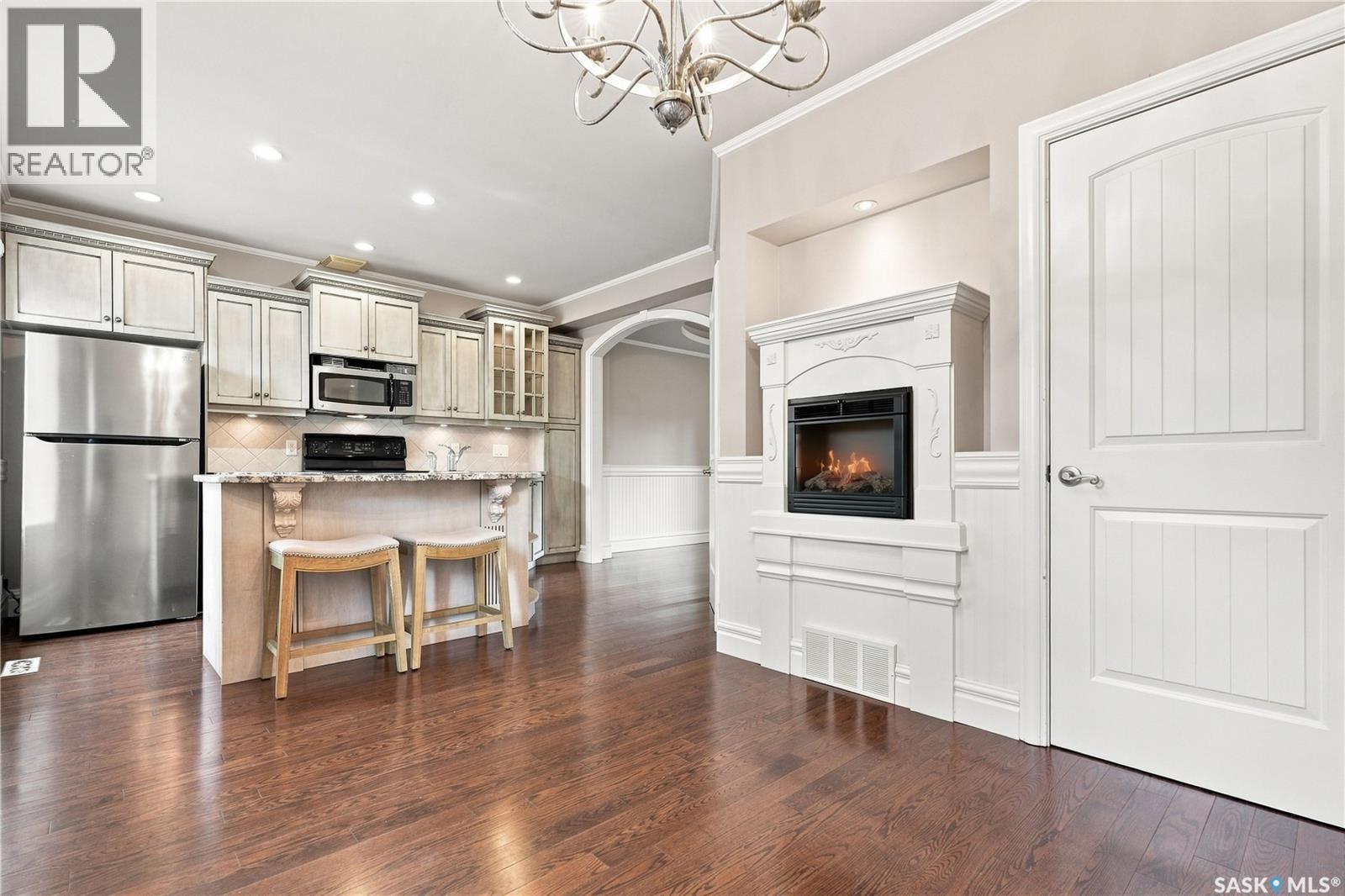719 14Th Street E, Saskatoon, SK - Indoor Photo Showing Kitchen