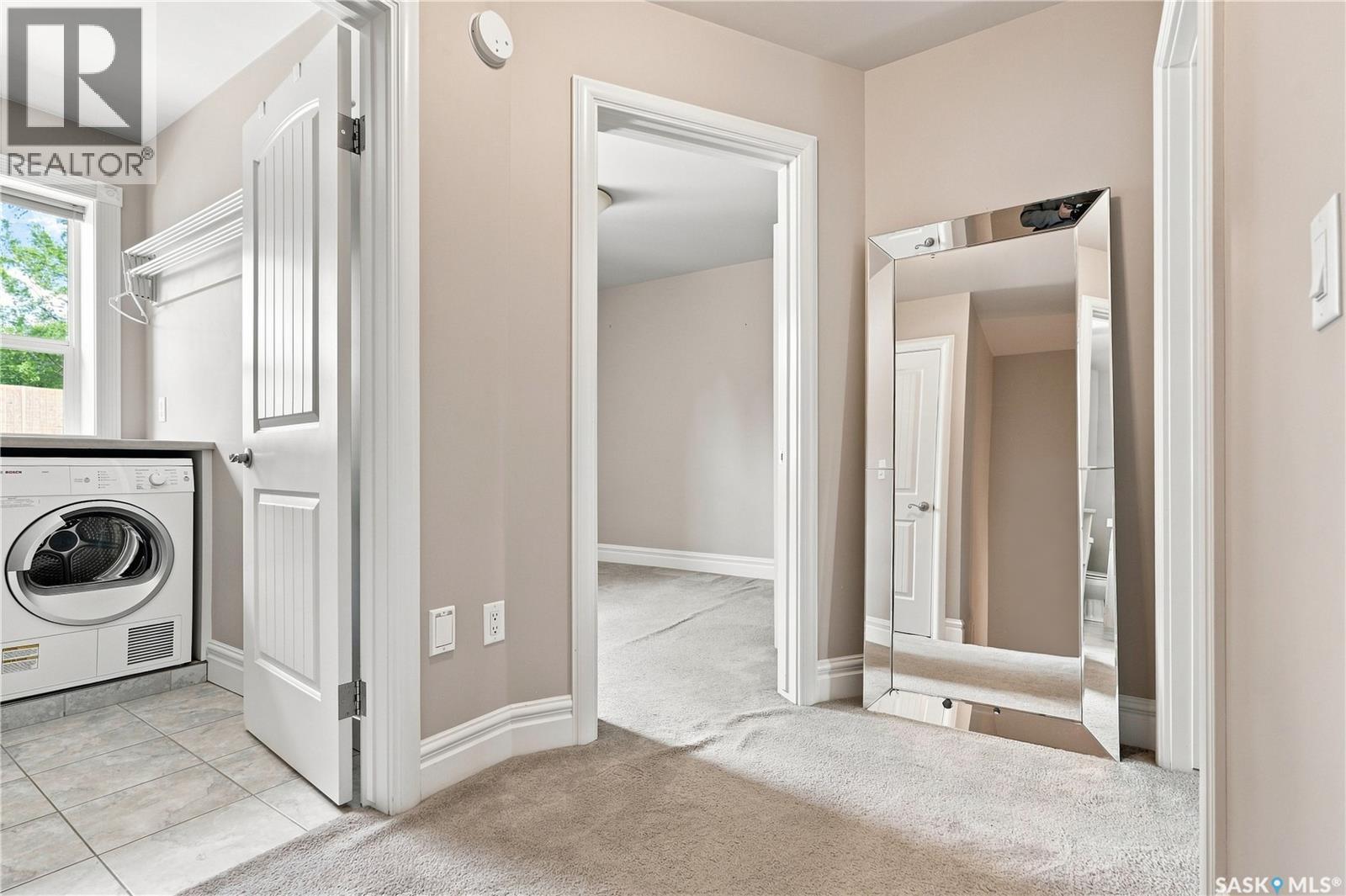 719 14Th Street E, Saskatoon, SK - Indoor Photo Showing Laundry Room