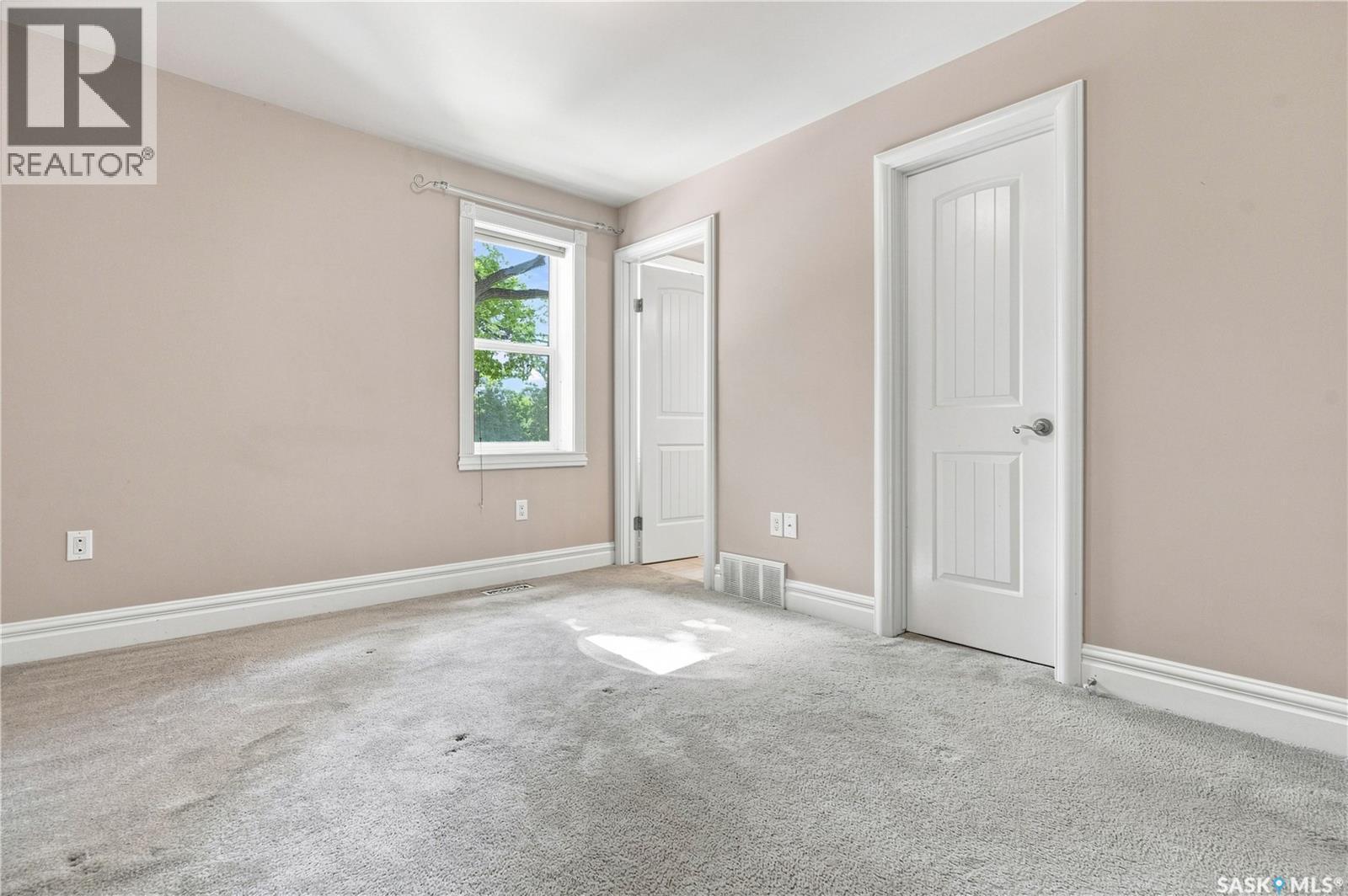 719 14Th Street E, Saskatoon, SK - Indoor Photo Showing Other Room