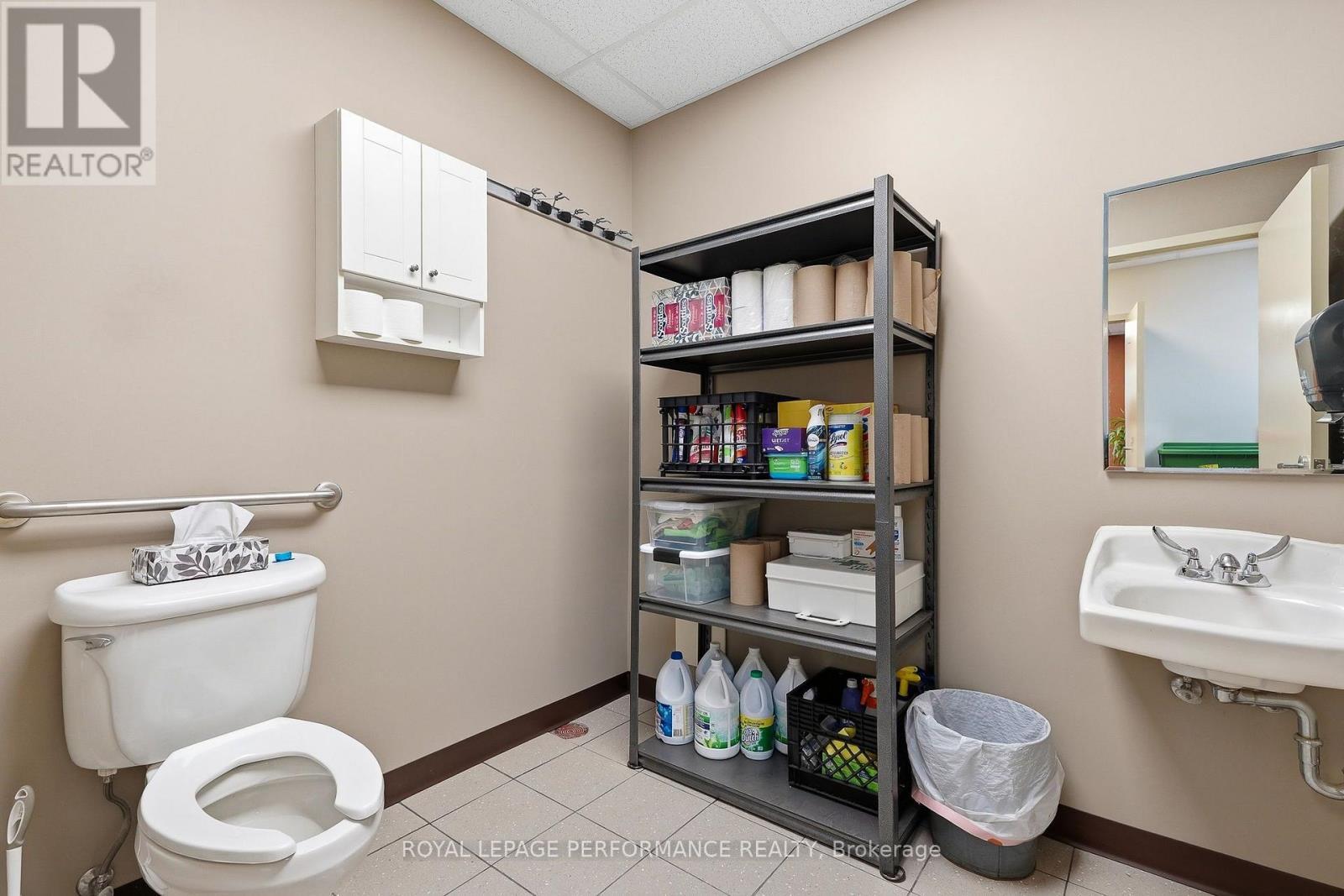B1-B2 - 2212 Gladwin Crescent, Ottawa, ON