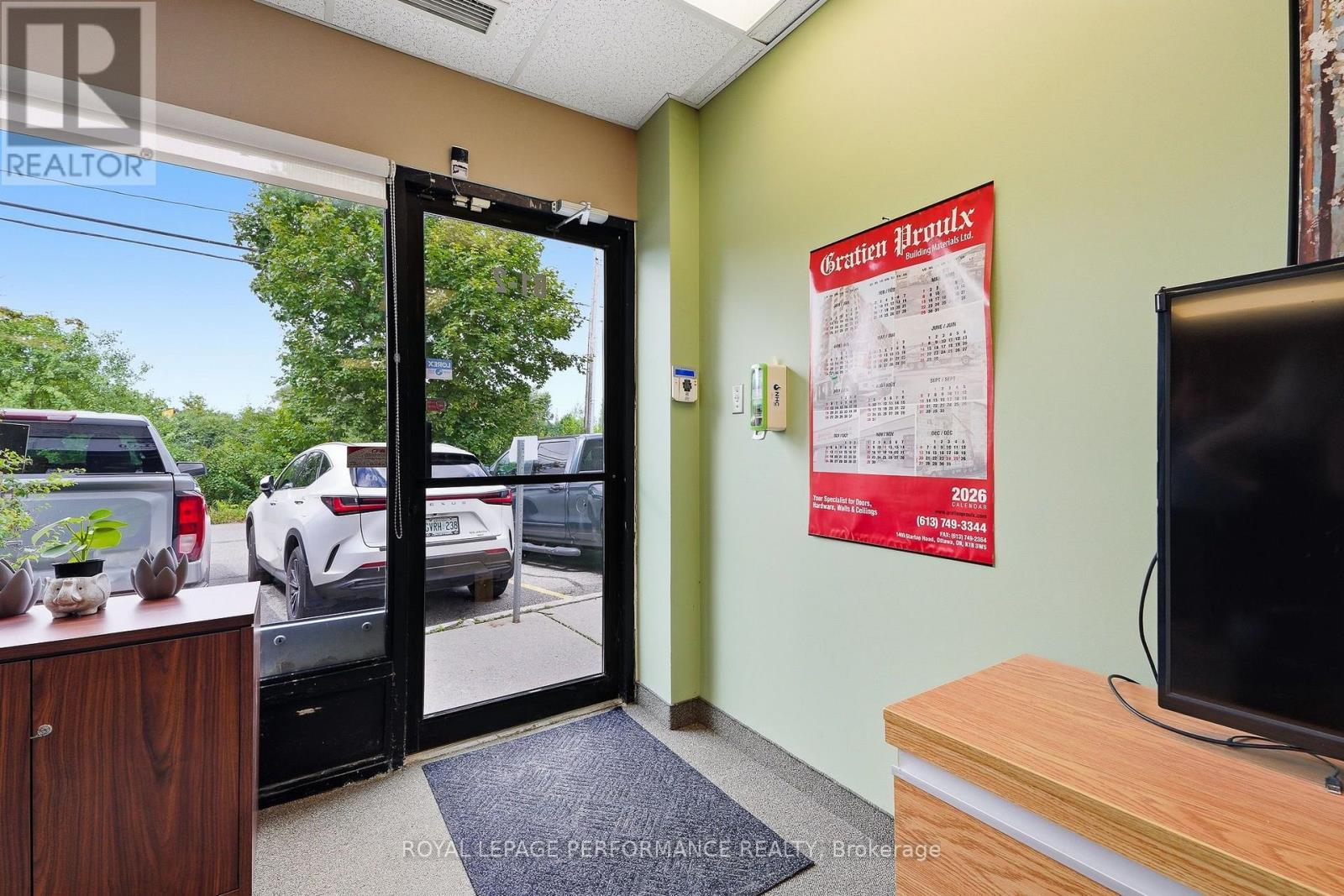 B1-B2 - 2212 Gladwin Crescent, Ottawa, ON