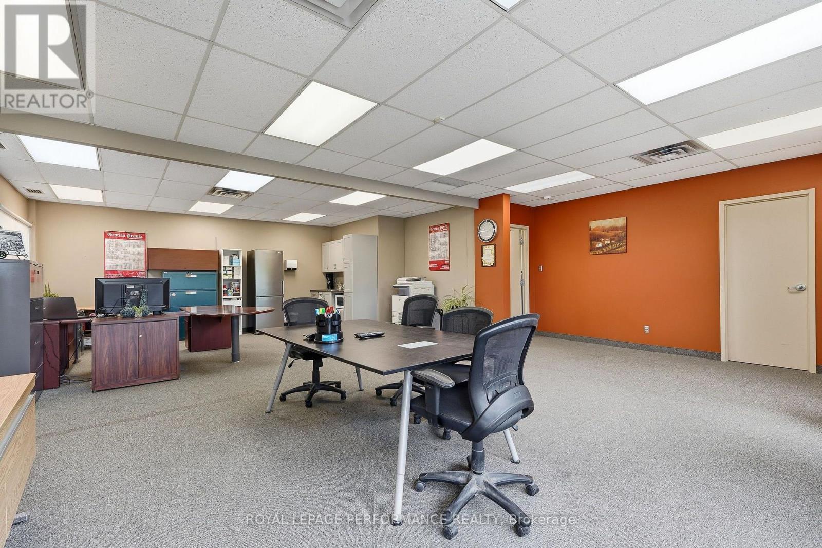 B1-B2 - 2212 Gladwin Crescent, Ottawa, ON