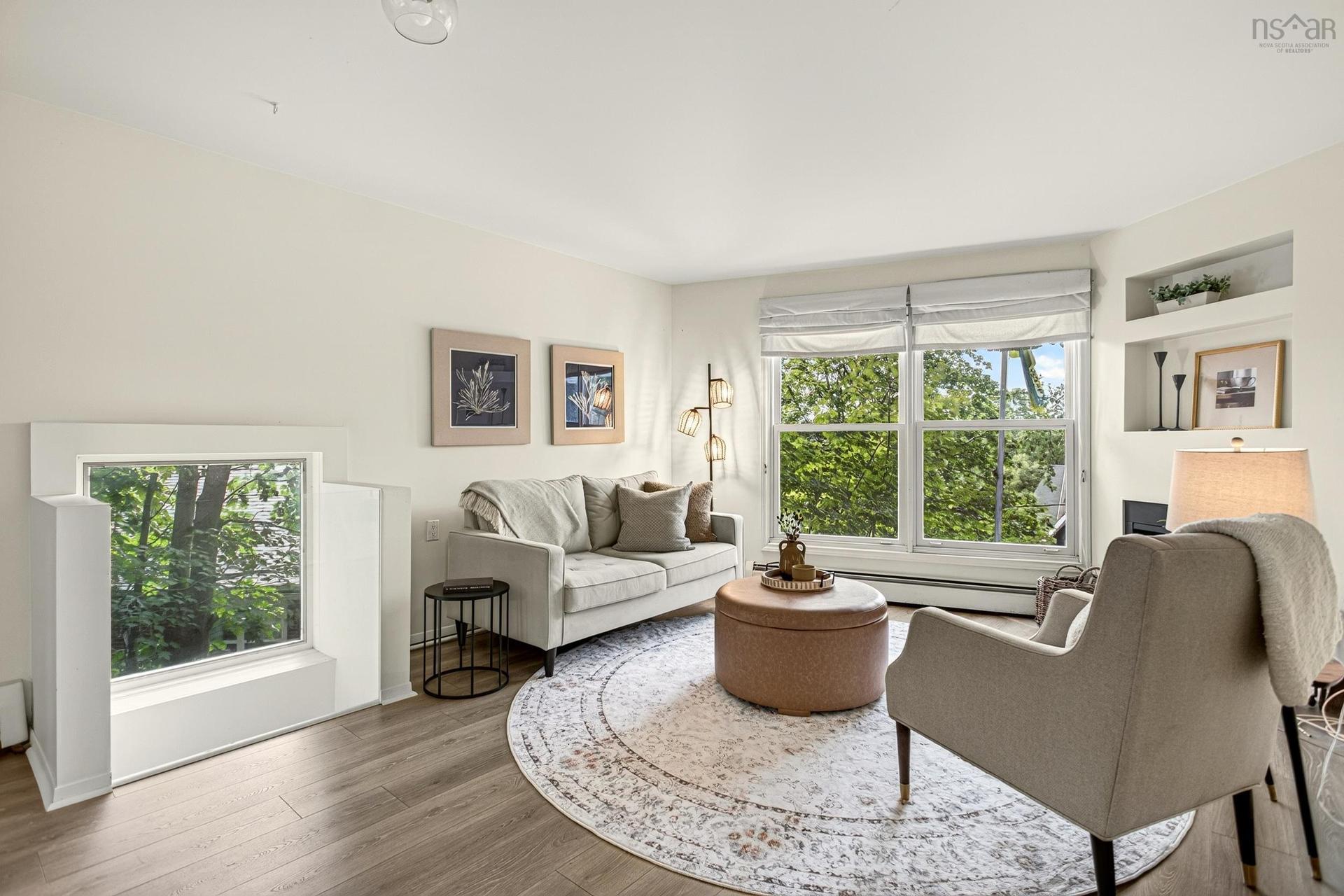46 Old Ferry Road, Dartmouth, NS - Indoor Photo Showing Living Room