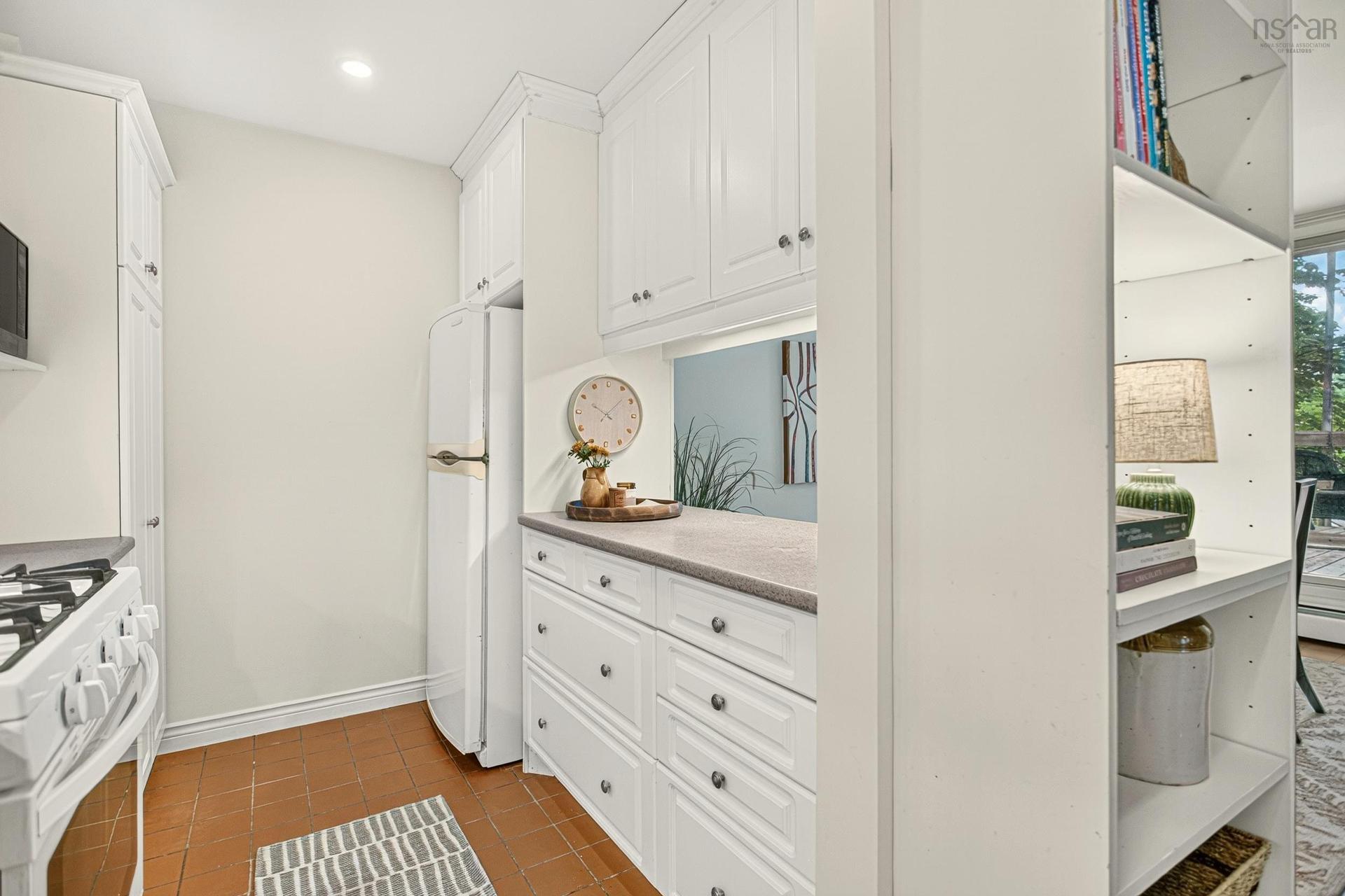 46 Old Ferry Road, Dartmouth, NS - Indoor