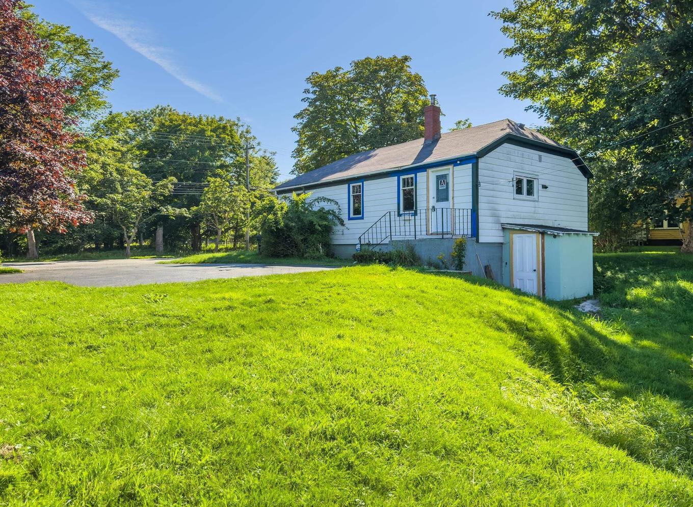 102 Parade Street, Yarmouth, NS - Outdoor