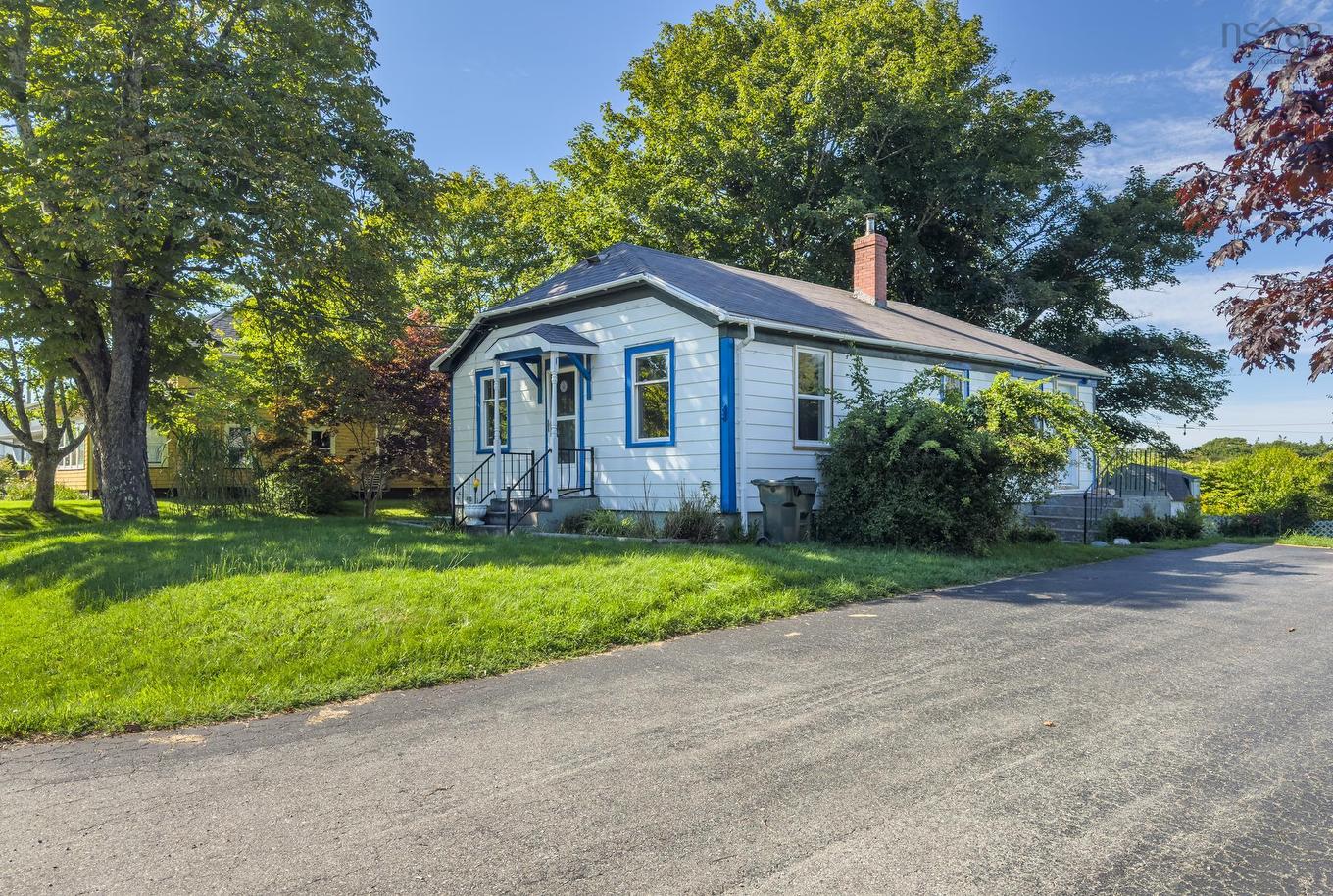 102 Parade Street, Yarmouth, NS - Outdoor