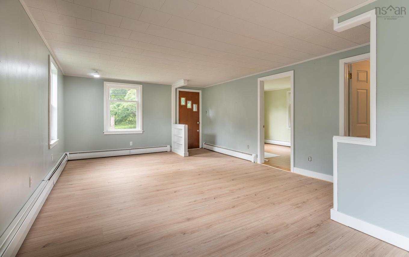102 Parade Street, Yarmouth, NS - Indoor Photo Showing Other Room