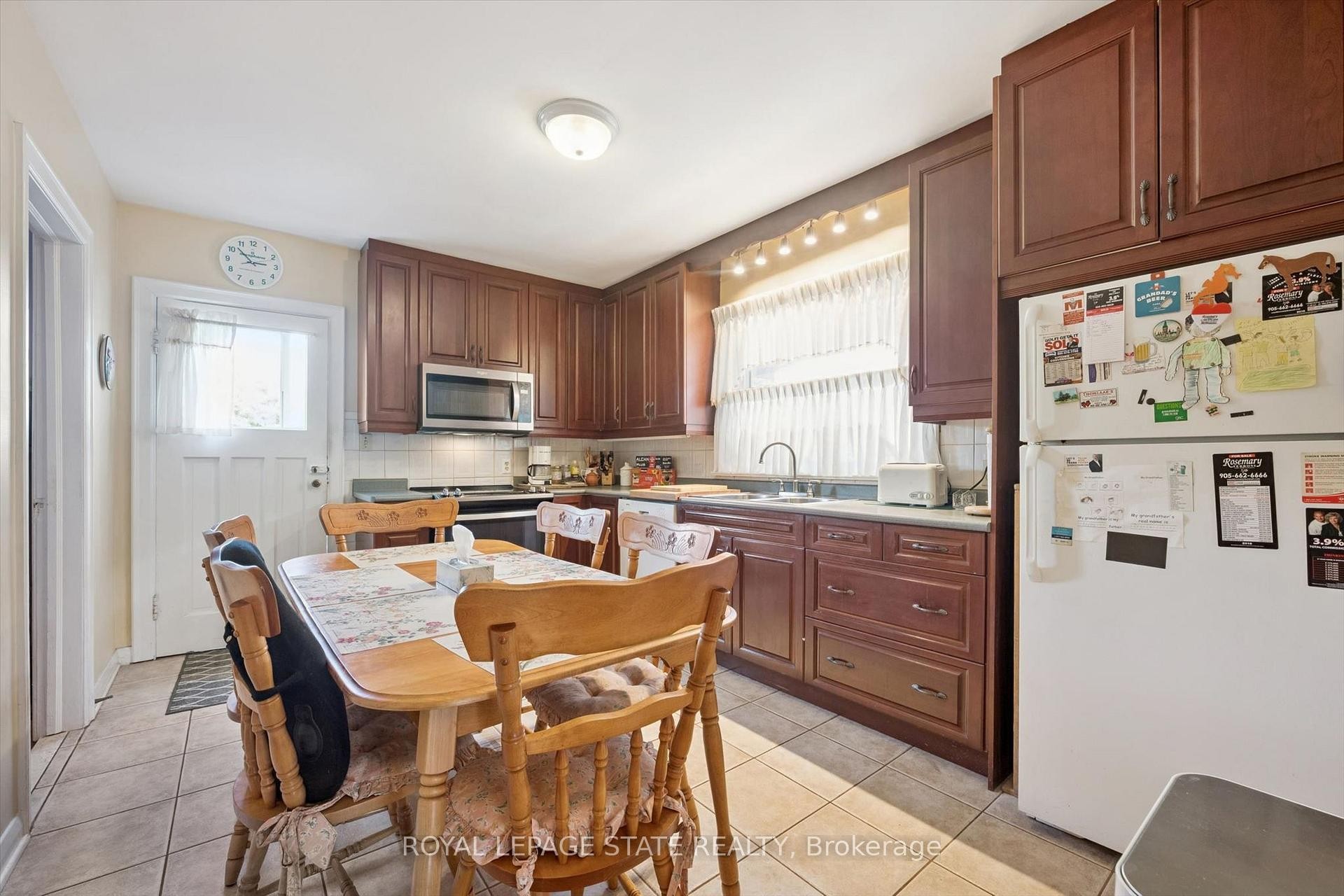 1873 Main Street E, Hamilton, ON - Indoor