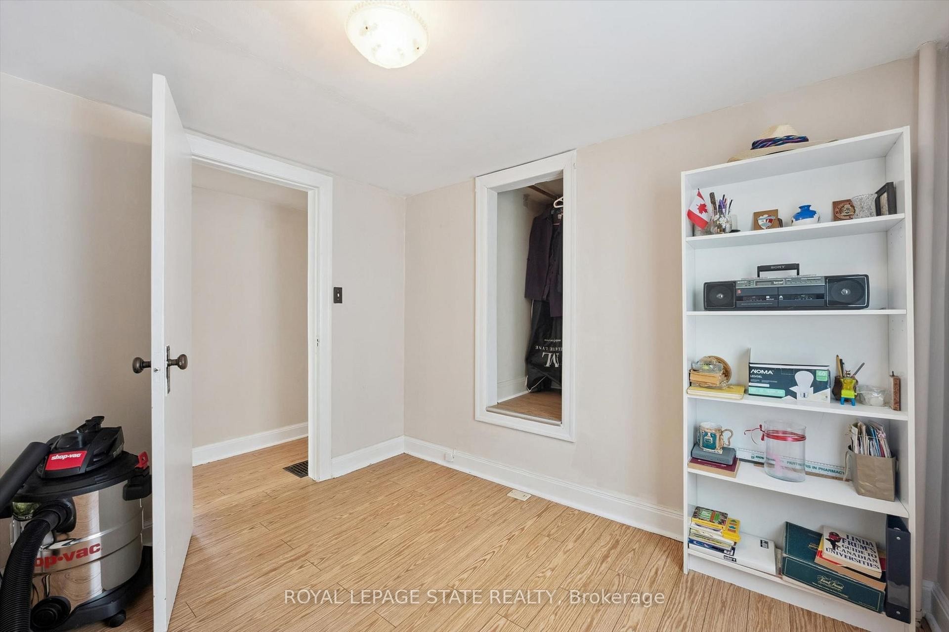 1873 Main Street E, Hamilton, ON - Indoor Photo Showing Other Room