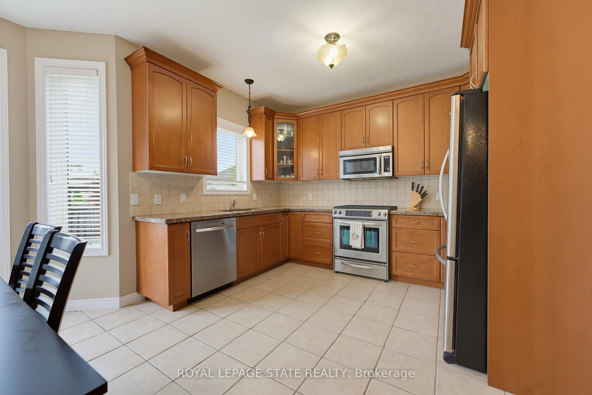 73 Degrow Crescent, Hamilton, ON - Indoor Photo Showing Kitchen