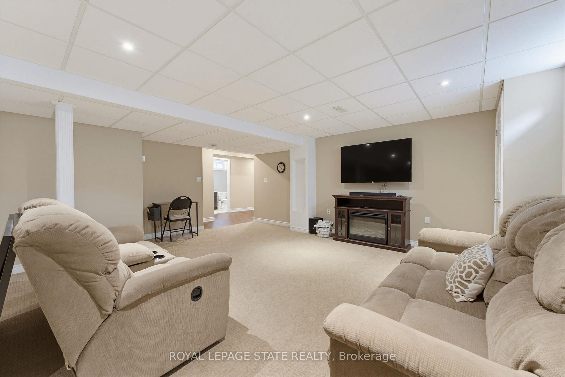 73 Degrow Crescent, Hamilton, ON - Indoor