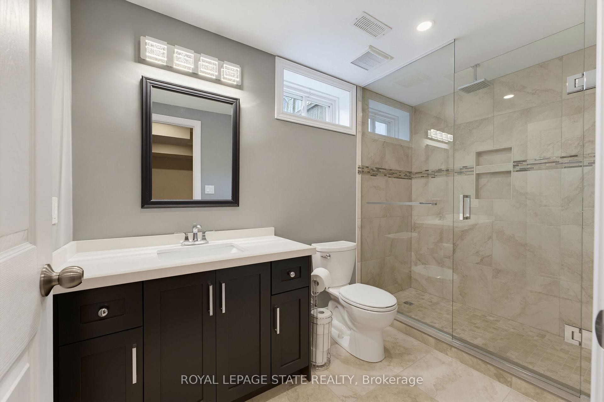 73 Degrow Crescent, Hamilton, ON - Indoor Photo Showing Bathroom