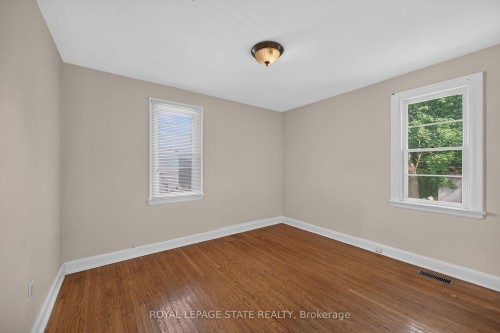 47 Broadway Avenue, Hamilton, ON - Indoor Photo Showing Other Room