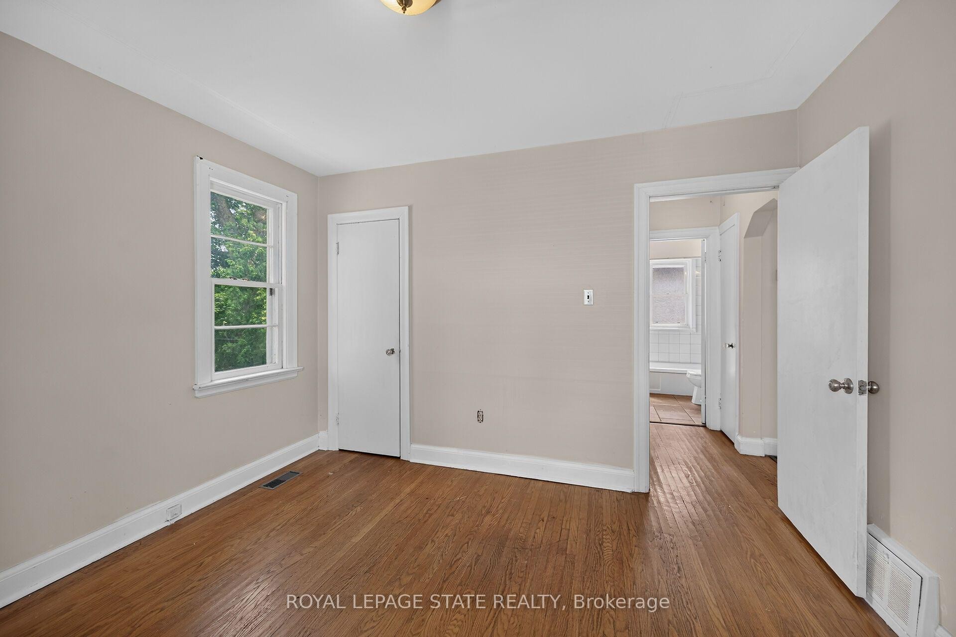 47 Broadway Avenue, Hamilton, ON - Indoor Photo Showing Other Room