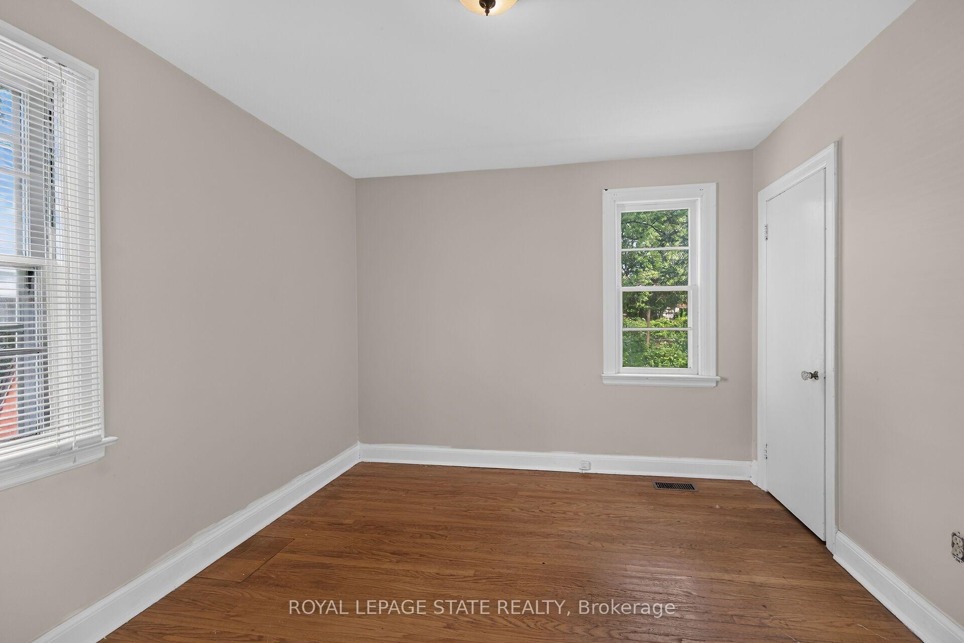 47 Broadway Avenue, Hamilton, ON - Indoor Photo Showing Other Room