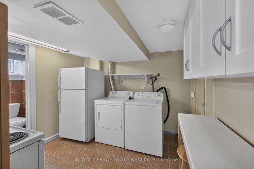 47 Broadway Avenue, Hamilton, ON - Indoor Photo Showing Laundry Room