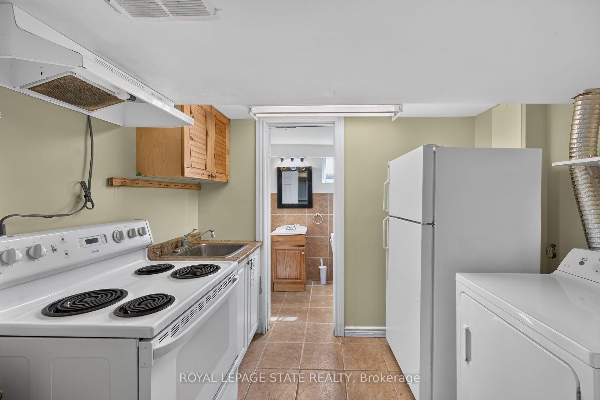 47 Broadway Avenue, Hamilton, ON - Indoor
